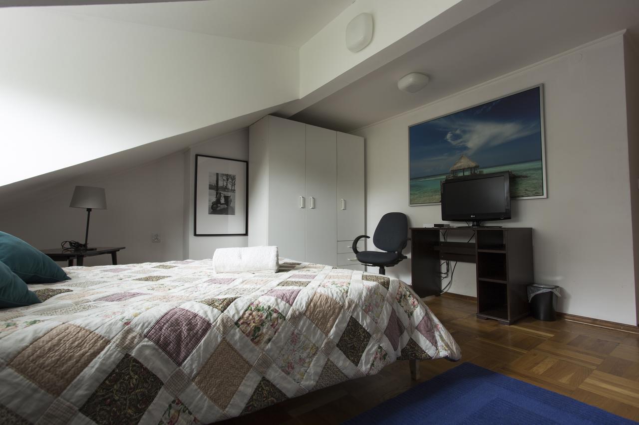 Rent0Nline Brwinow Rooms Exterior foto