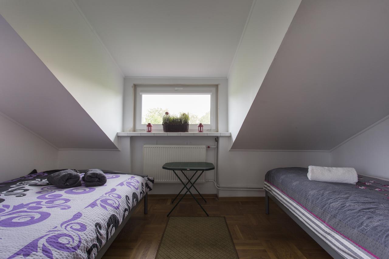 Rent0Nline Brwinow Rooms Exterior foto