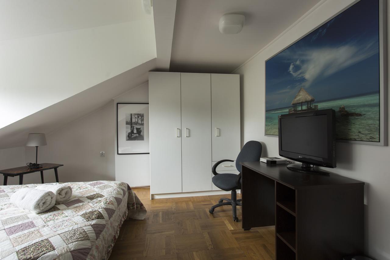 Rent0Nline Brwinow Rooms Exterior foto